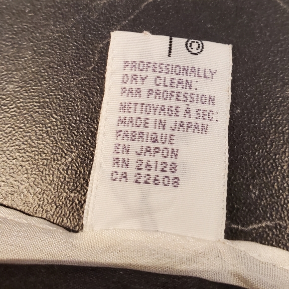 Vintage Echo Floral Silk Scarf. - Picture 5 of 7